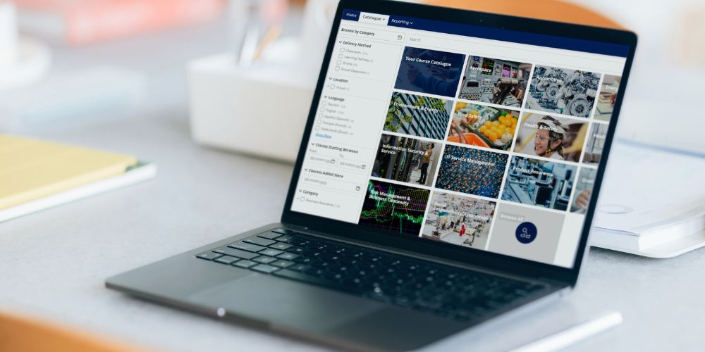  laptop wyświetlający moją platformę treningową