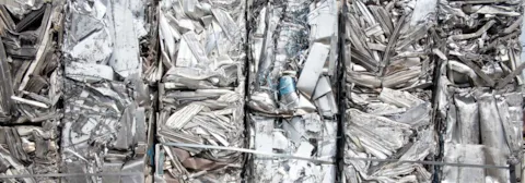 Obróbka wykańczająca metalu w celu stłumienia